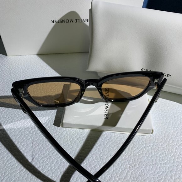 GENTLE MONSTER “NABI” Sunglasses – Black Frame / Brown Lens - Picture 7 of 8
